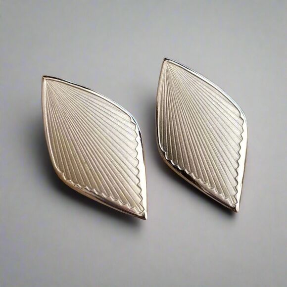 Vintage Silver Tone Kite Clip-On Earrings - Picture 1 of 4